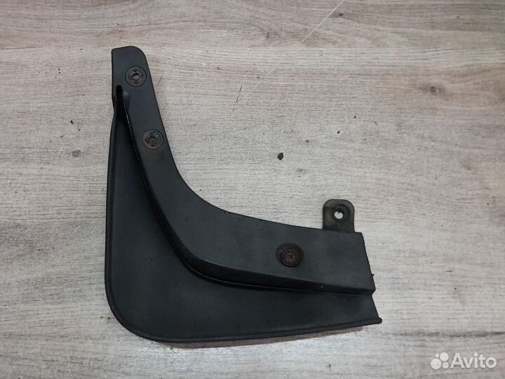 Брызговик передний правый Hyundai Sonata NF