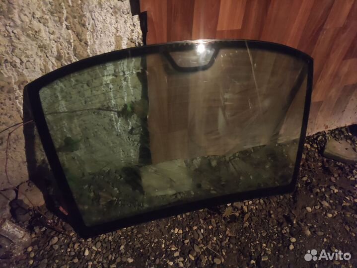 Весь задний комплект стекол бмв е39