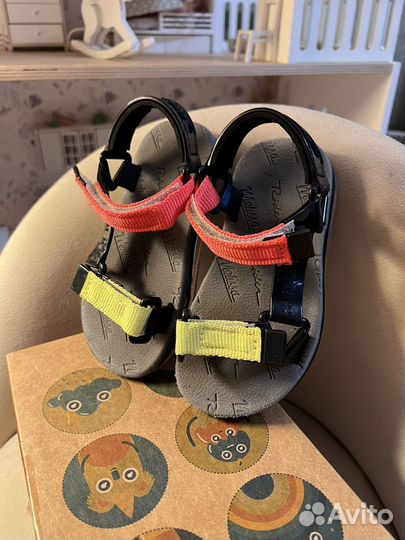 Детская обувь 24