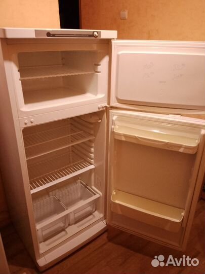 Холодильник Indesit ST-145.028