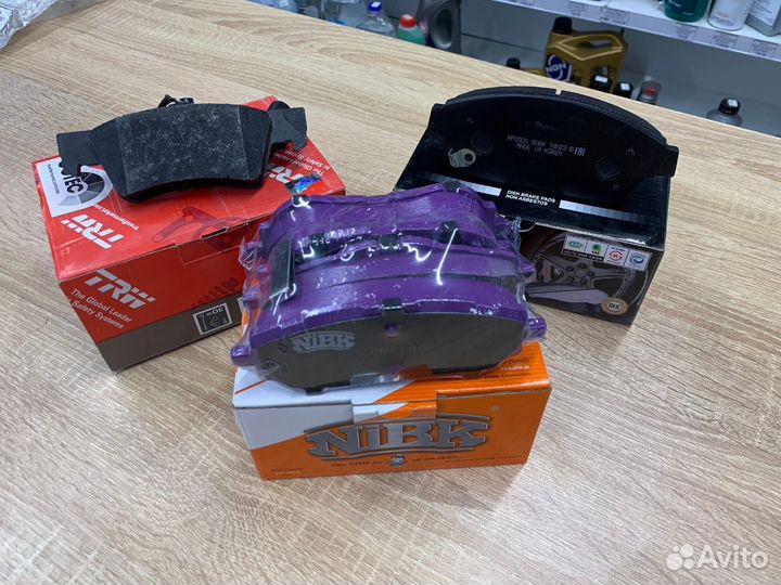 Тормозные колодки на Митсубиси Каризма