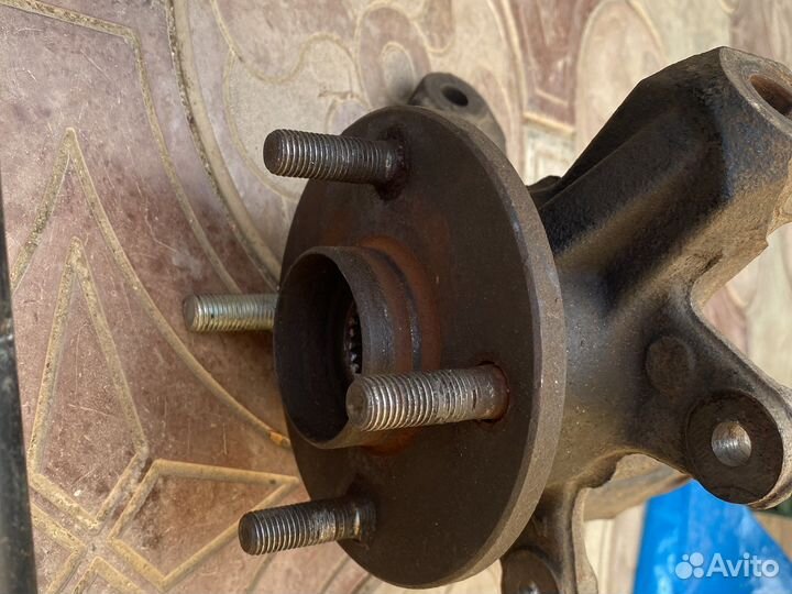 Привод перелний toyta vits ступица тоета витц