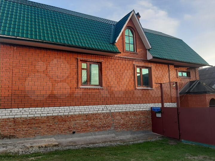 Дом 194 м² на участке 9 сот.