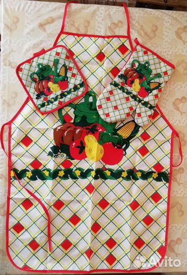 Кухонный набор: фартук, рукавичка, прихватка