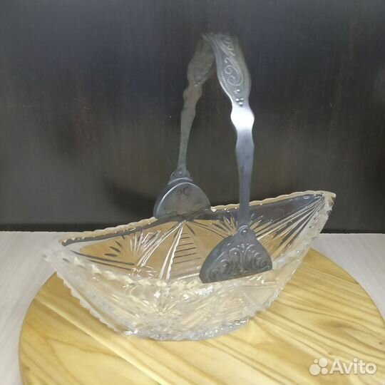 Хрустальная ладья, мельхиор