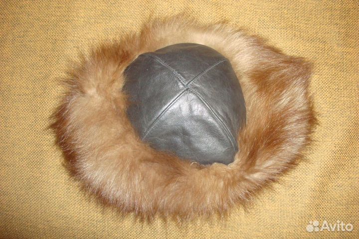 Шляпу женскую и шапку зимнюю