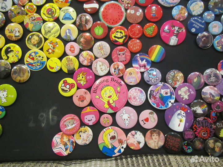 Коллекция значков 296 штук