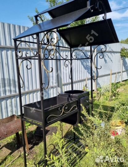 Мангал с крышей