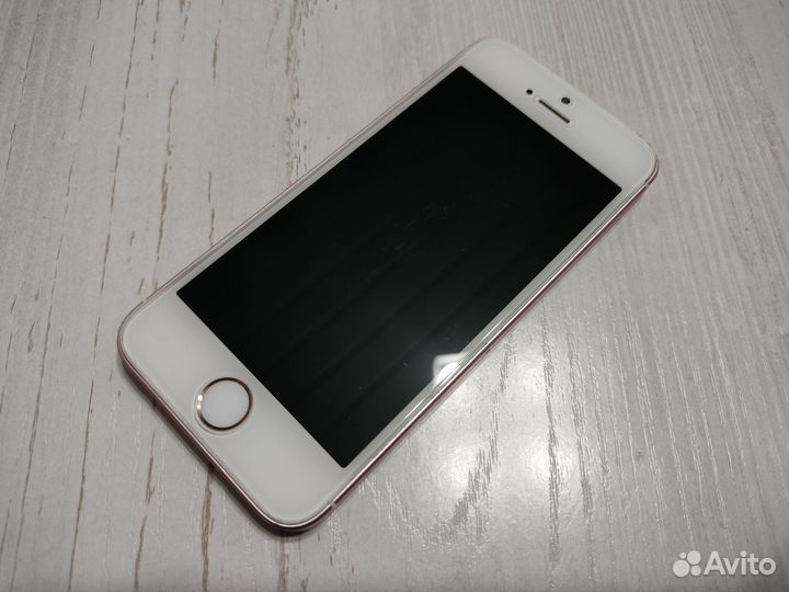 iPhone SE, 32 ГБ