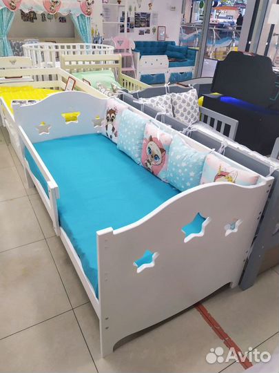 Кровать детская из массива