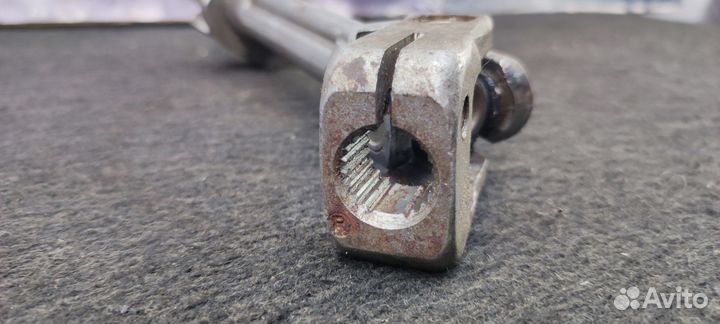 Рулевой карданчик Volkswagen Golf 4