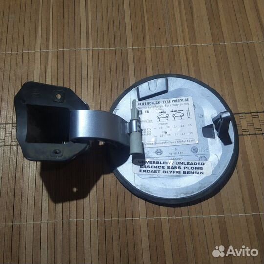 Лючок топливного бака Opel Astra H 1.8 2008