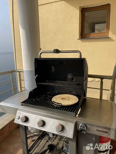 Газовый гриль Weber Genesis II