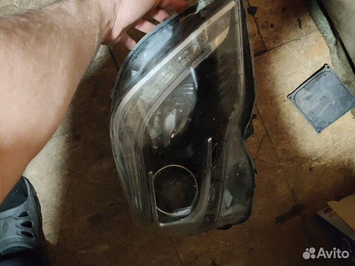 Фара передняя правая Mercedes