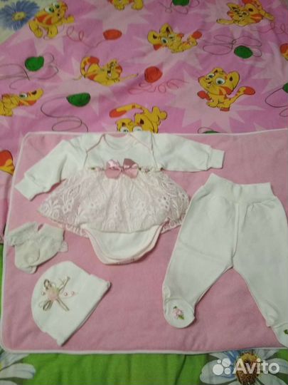 Красивый комплект для девочки