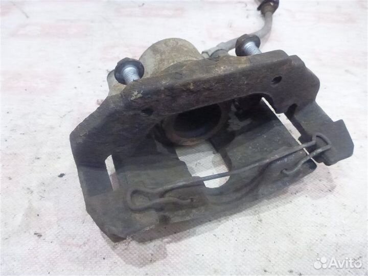 Суппорт передний правый Ford Fusion CBK fxja 2008