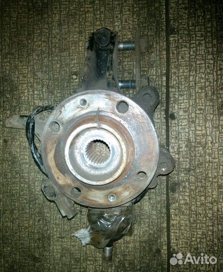 Кулак ступица Пежо 308