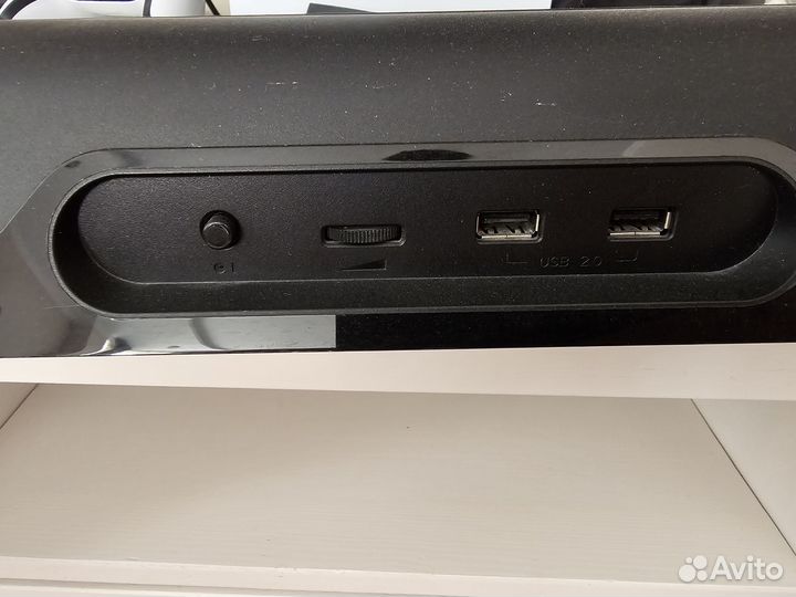 Охлаждающая подставка для ноутбука Zalman