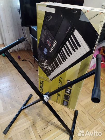 Синтезатор уamaha psr E423