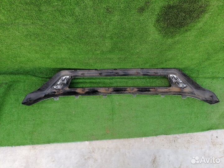 Накладка бампера передняя Mitsubishi Outlander 3