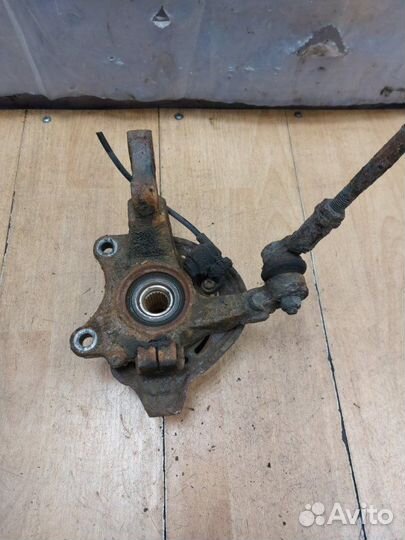 Поворотный кулак передний правый Opel Combo Z14XEP