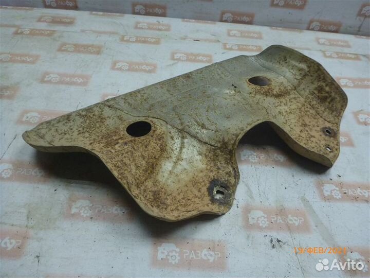 Экран тепловой Volvo Xc70 BZ95 B6324S 2008