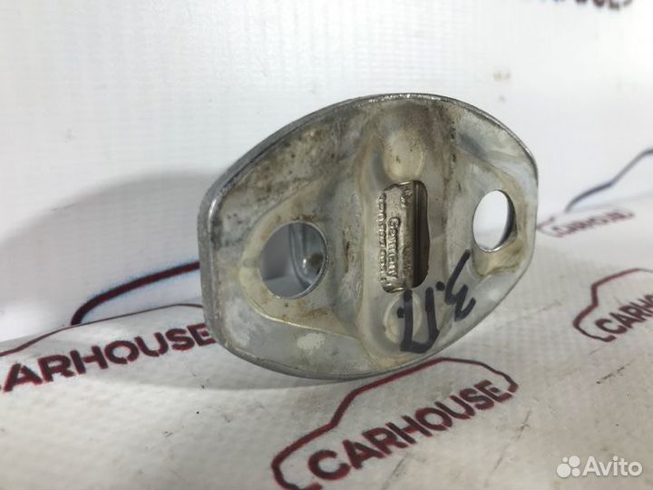 Ответная часть замка двери задняя правая