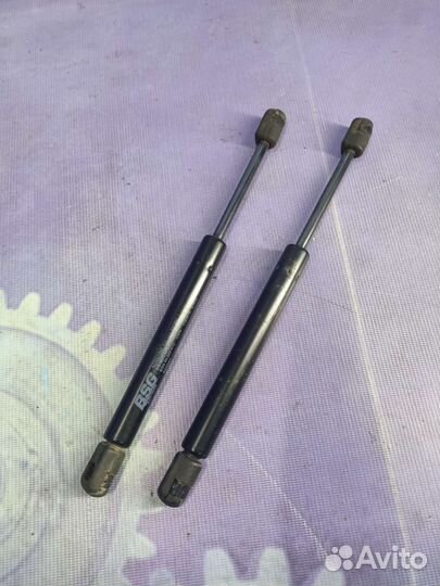 Амортизатор багажника Volkswagen Bora/Passat/Jetta