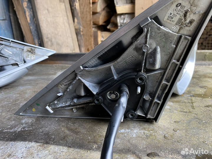 Боковые зеркала на Mercedes-Benz S (W221)