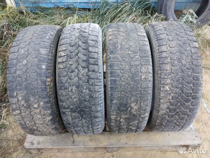 Yokohama Ice Guard IG10 215/60 R17