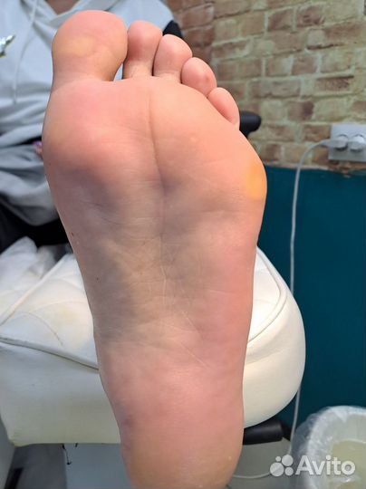 Модель на педикюр