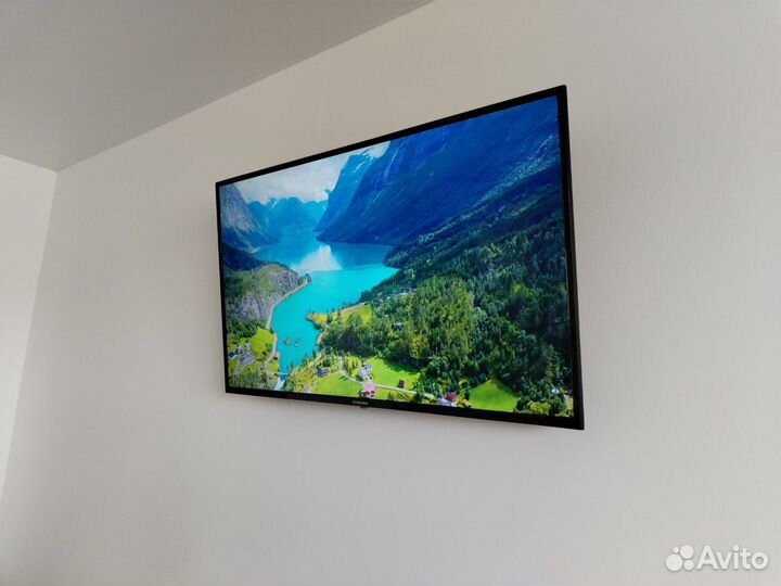 Телевизор 4K Starwind 42 дюйма