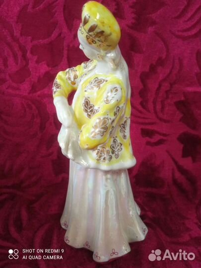 Фарфоровые статуэтки