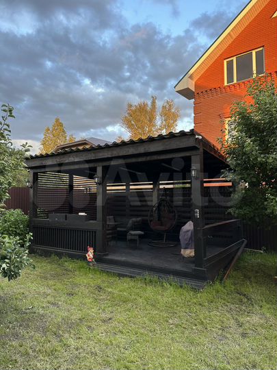 Дом 300 м² на участке 14 сот.