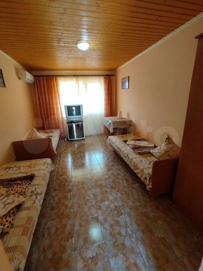 Комната 30 м² в 5-к., 1/2 эт.