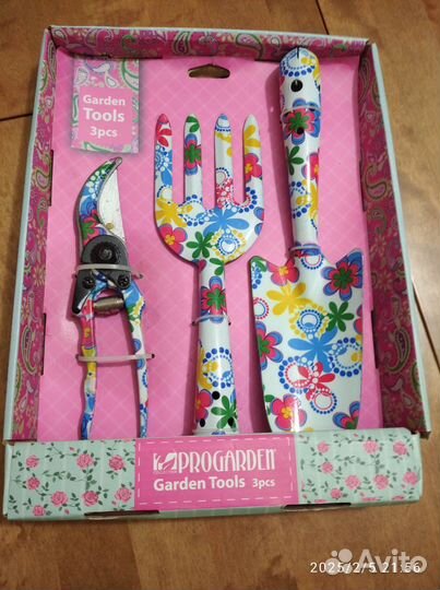 Подарочные инструменты для приусадебного участ