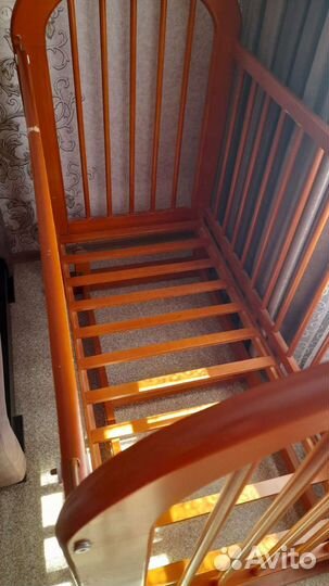 Детская кроватка с матрасиком