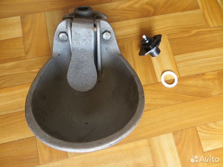 Поилки для телят, коров