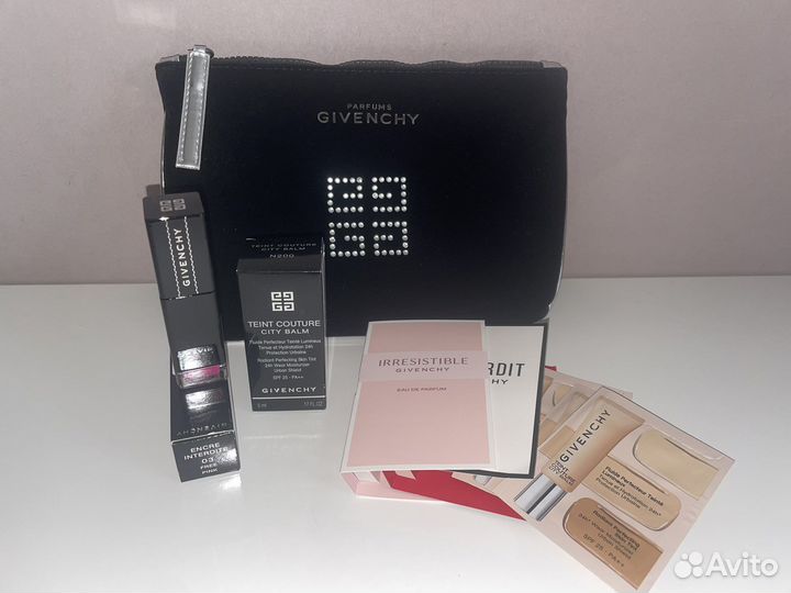 Набор с косметичкой Givenchy