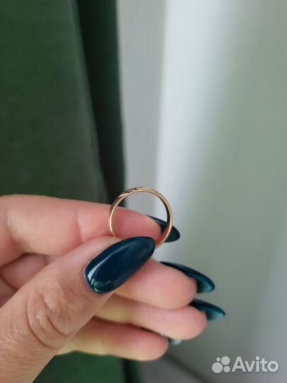 Обручальное кольцо с бриллиантами