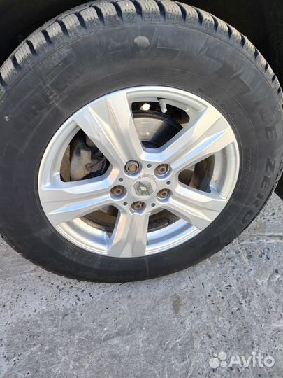 Pirelli Ice Zero 215/65 R16 102T на дисках