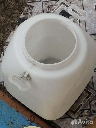 Пластиковая посуда