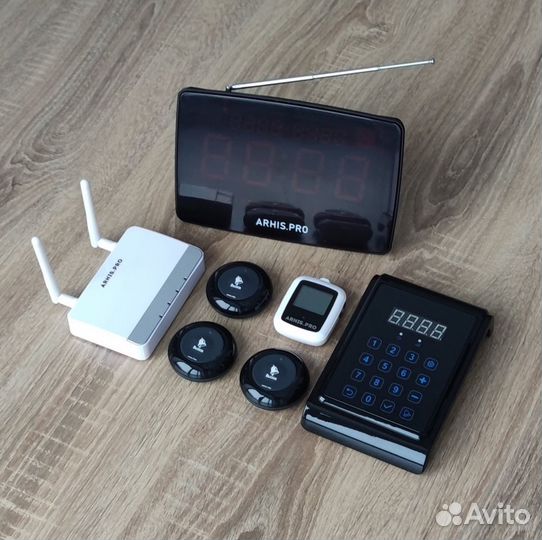 Кнопка вызова официанта, часы, табло, пуль, репите