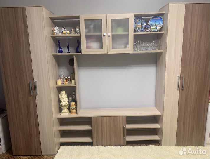 Стенка в гостиную