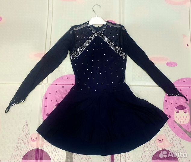 Платье для выступлений по фигурному катанию