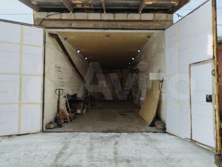 Гараж, > 30 м²