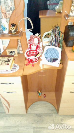 Туалетный столик. Трельж. Новый