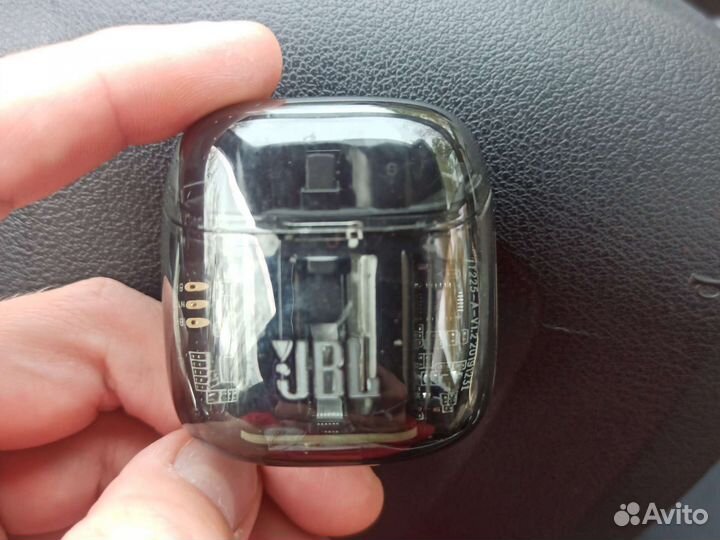 Зарядное JBL Tune 225TWS ghost, черный