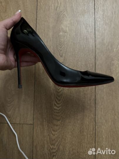 Туфли женские 37/5 Christian Louboutin