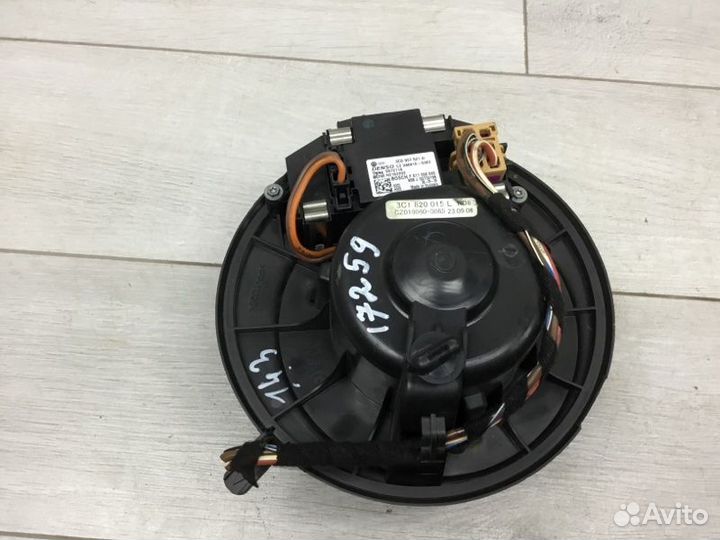 Мотор печки Volkswagen Passat универсал BLS 2008